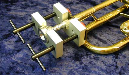 Bobcat Mouthpiece Pulller